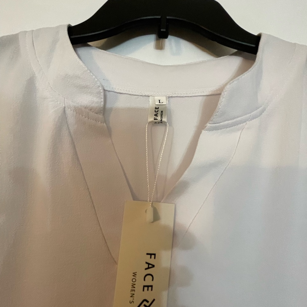 White blouse - Picture 2 of 4